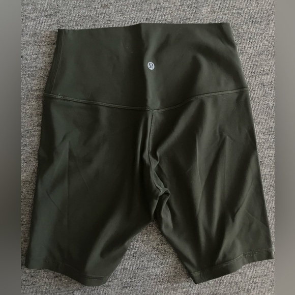 Lululemon Align 8” short - size 6 - Olive green - Picture 2 of 6